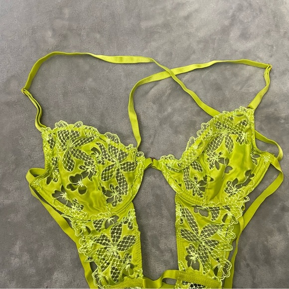 New! Victoria's Secret Tease Floral Embroidery Crotchless Teddy 4310 - Picture 4 of 8